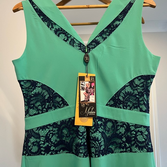 Mint long dress with navy lace elements - Picture 4 of 5